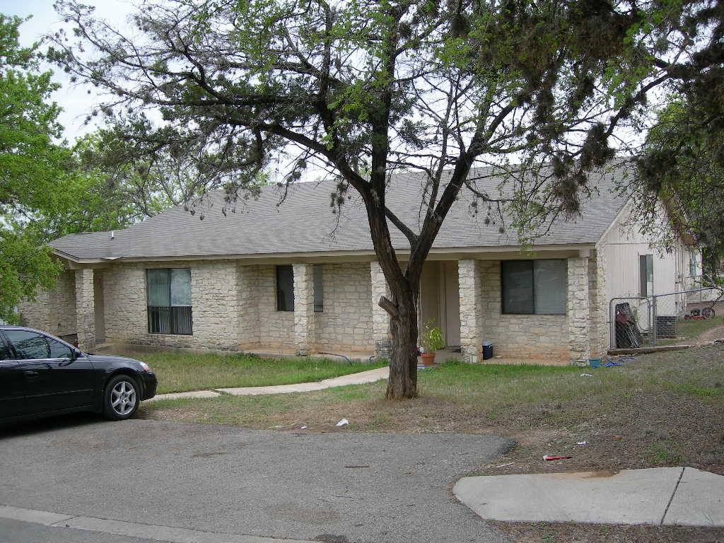 Apartment for rent at 1314 A & B Hazelton St, San Marcos, TX 78666
