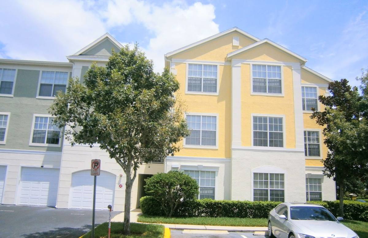 Apartment for rent at 12825 Madison Pointe Circle, Orlando, FL 32821