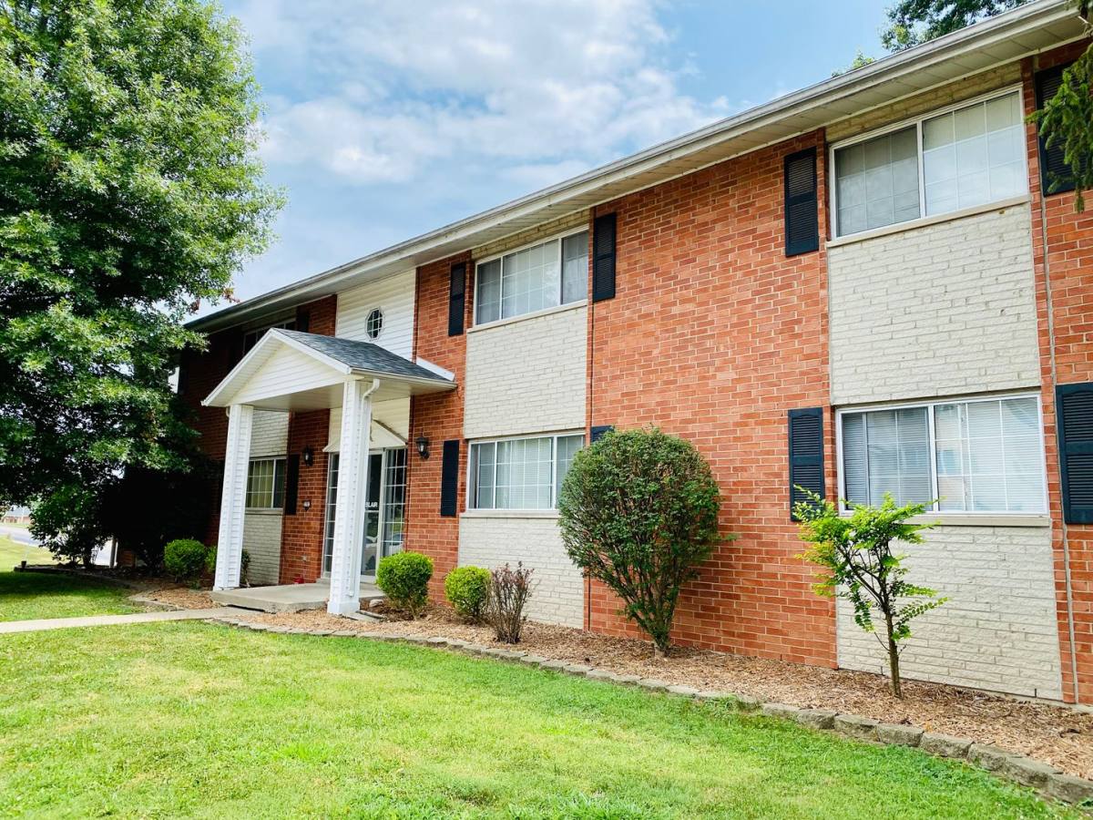 Apartment for rent at 2111 B Dalton Dr, Jefferson City, MO 65109