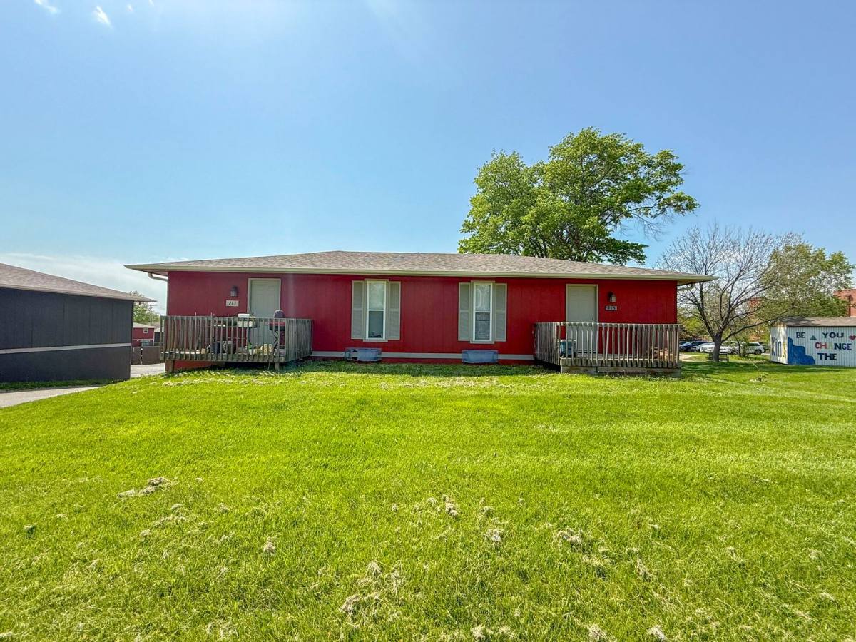 House for rent at 215 N W Blvd, Columbia, MO 65203