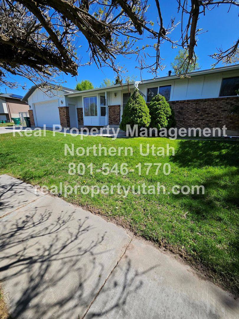 House for rent at 1096 N Sunflower Circle, Layton, UT 84040
