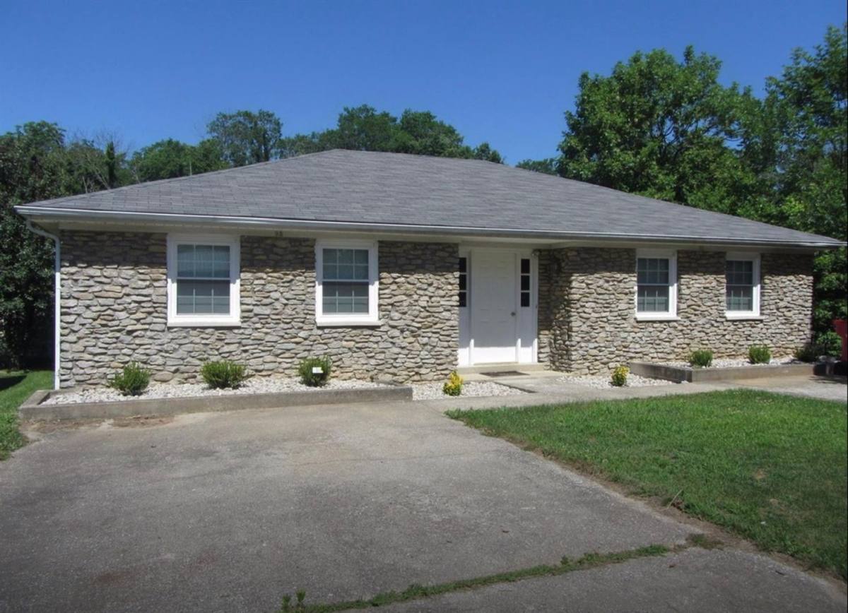 Apartment for rent at 91-93 Meadowbrook Dr Duplex, Frankfort, KY 40601