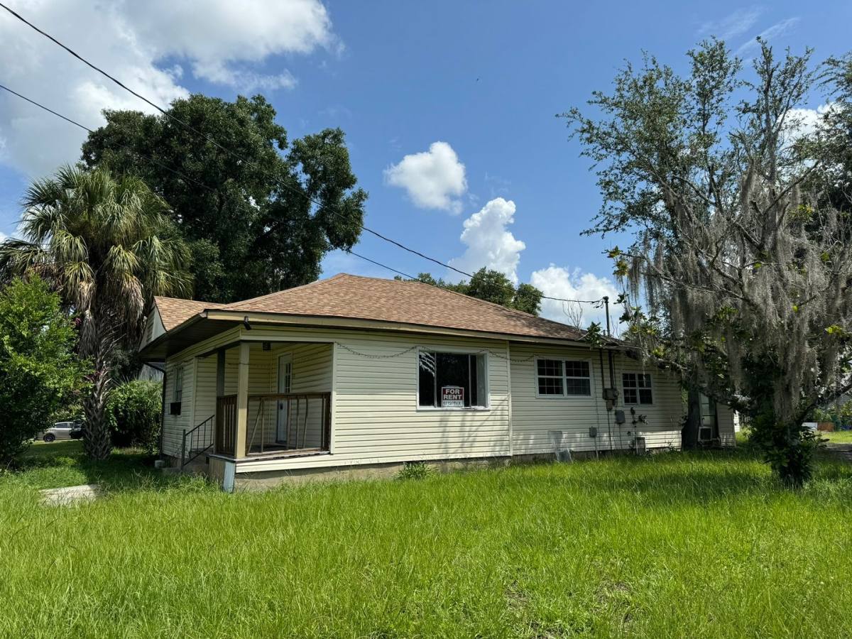 House for rent at 5232 5th St, Zephyrhills, FL 33542