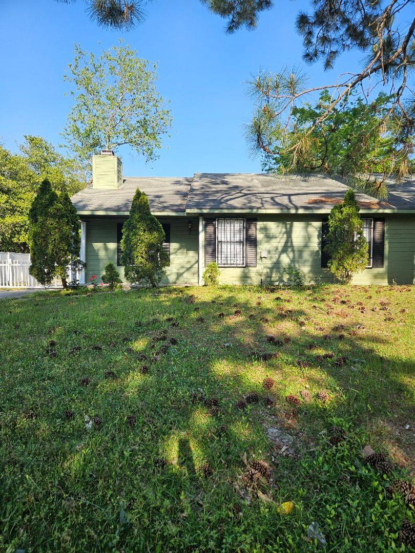 House for rent at 638 Maplewood Dr, Bonaire, GA 31005