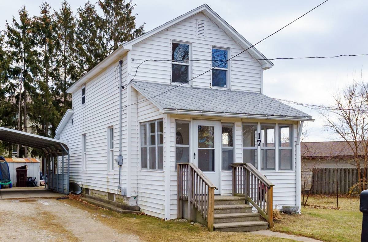 House for rent at 17 Sylvan St, Battle Creek, MI 49015