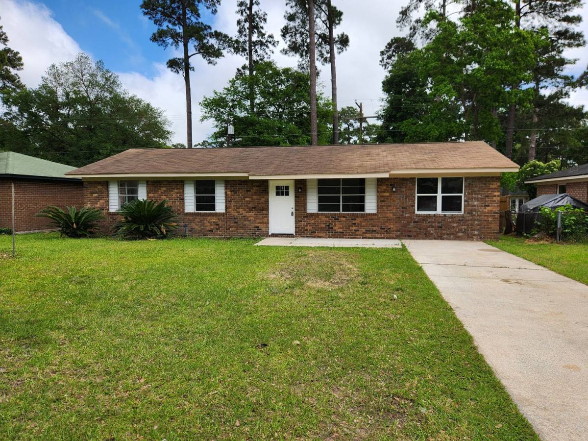 House for rent at 111 Wassaw Rd, Savannah, GA 31410