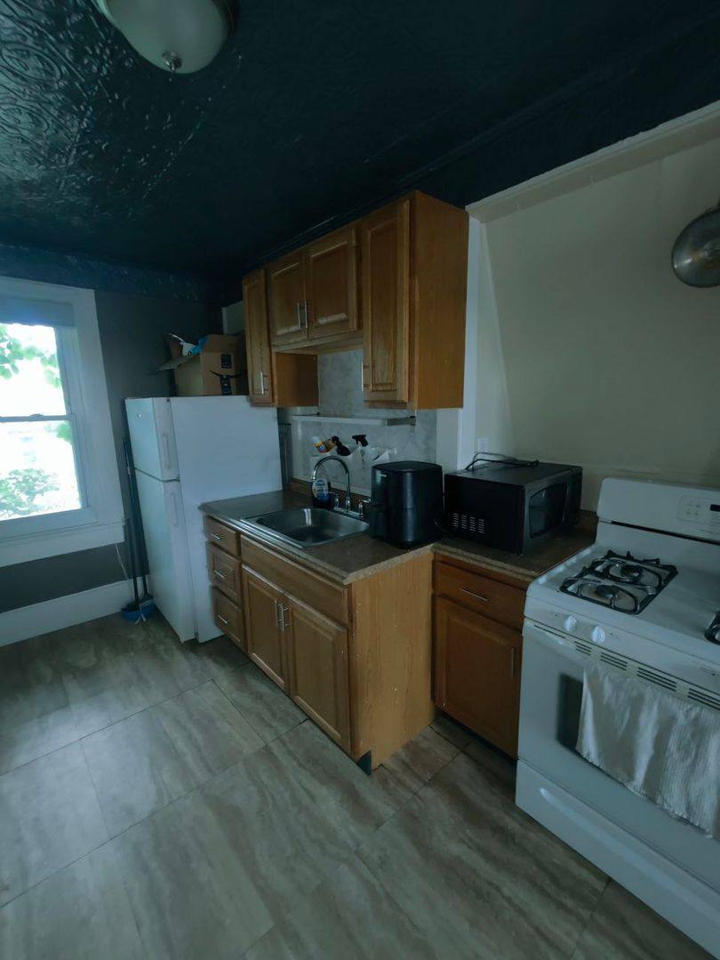 Apartment for rent at 102 Center Ave, Pittsburgh, PA 15229