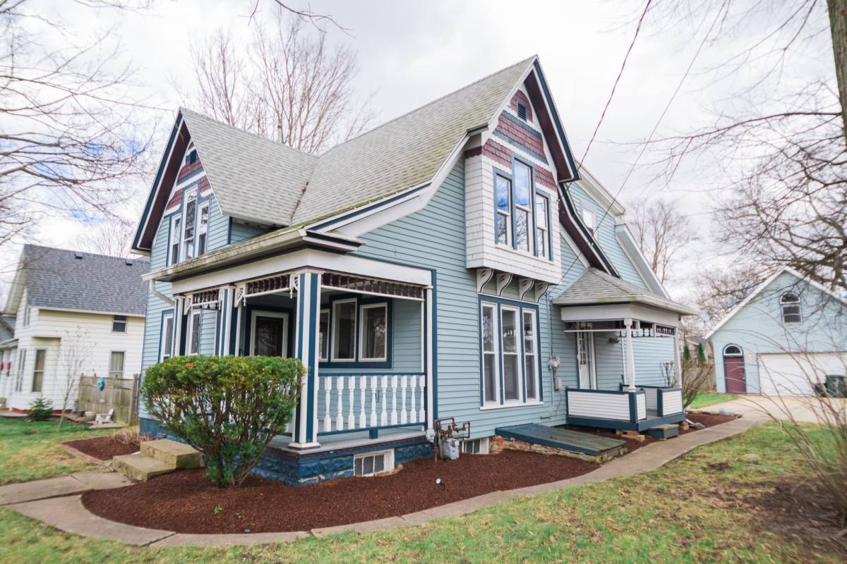 House for rent at 306 College Ave, Valparaiso, IN 46383