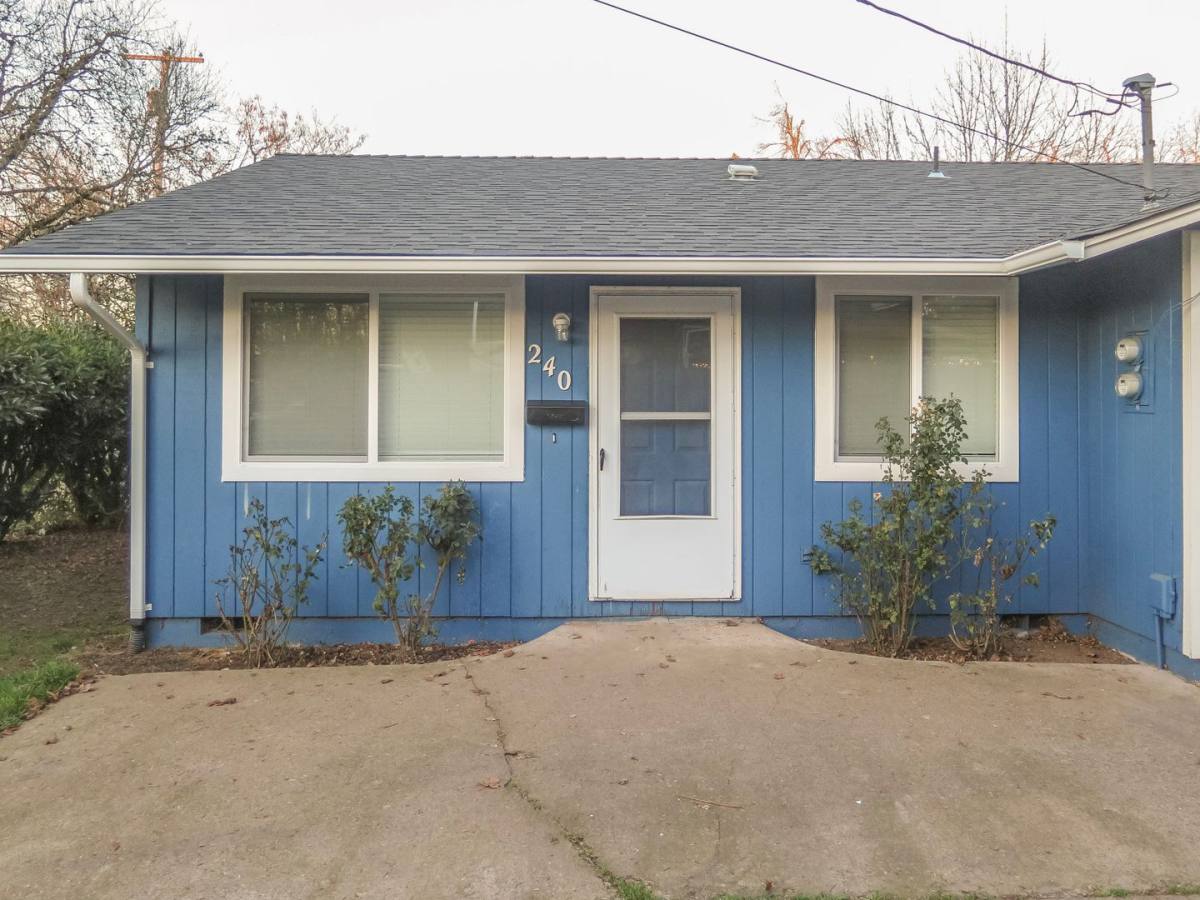 House for rent at 240 19th St SE, Salem, OR 97301