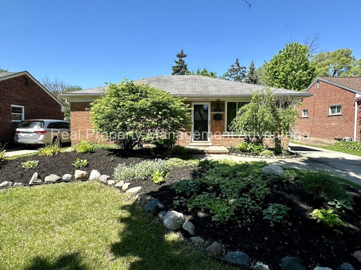 House for rent at 1304 S Wilson Ave, Royal Oak, MI 48067