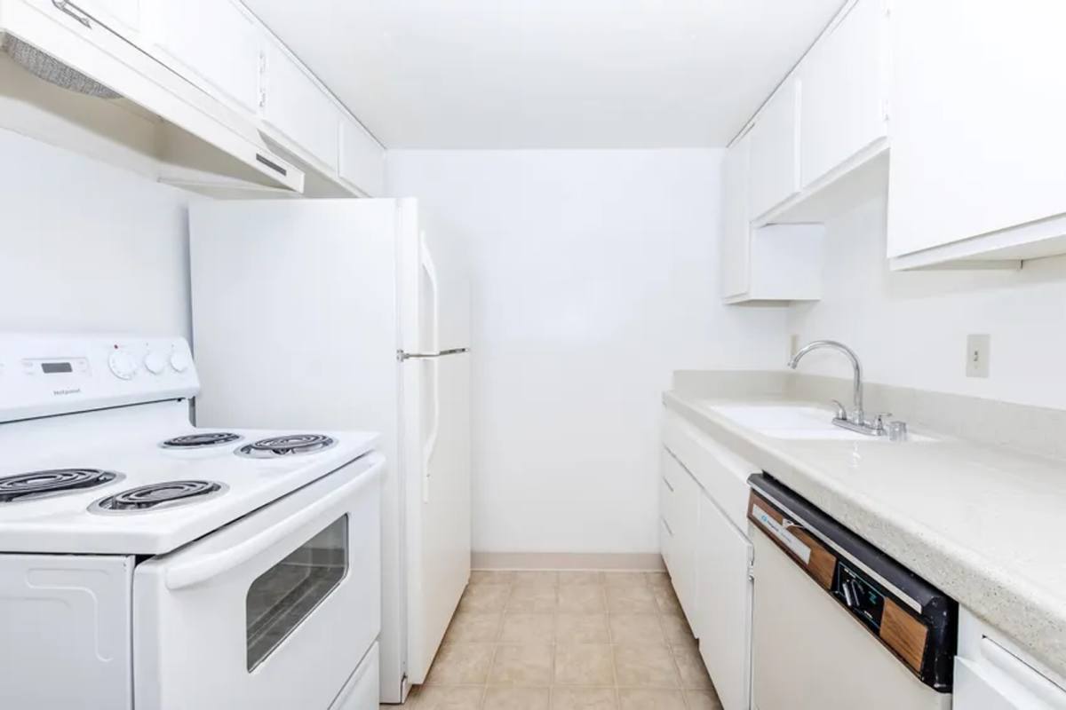 Apartment for rent at 4425 Belle Terrace, Bakersfield, CA 93309