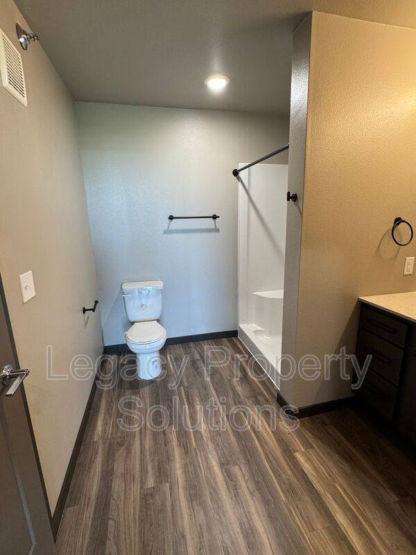 Apartment for rent at 226 E Greenfield Lane, Bismarck, ND 58503