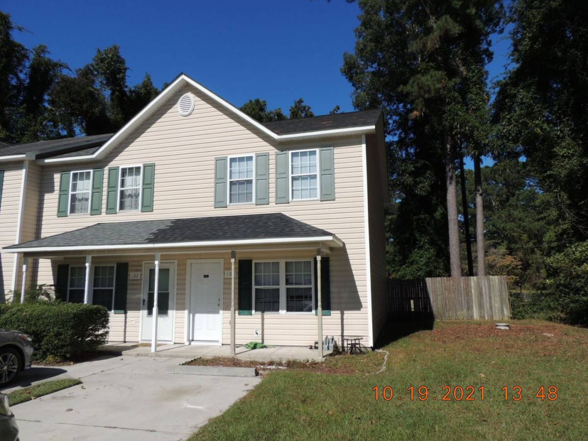 Townhouse for rent at 100 Pisgah Court, Jacksonville, NC 28546