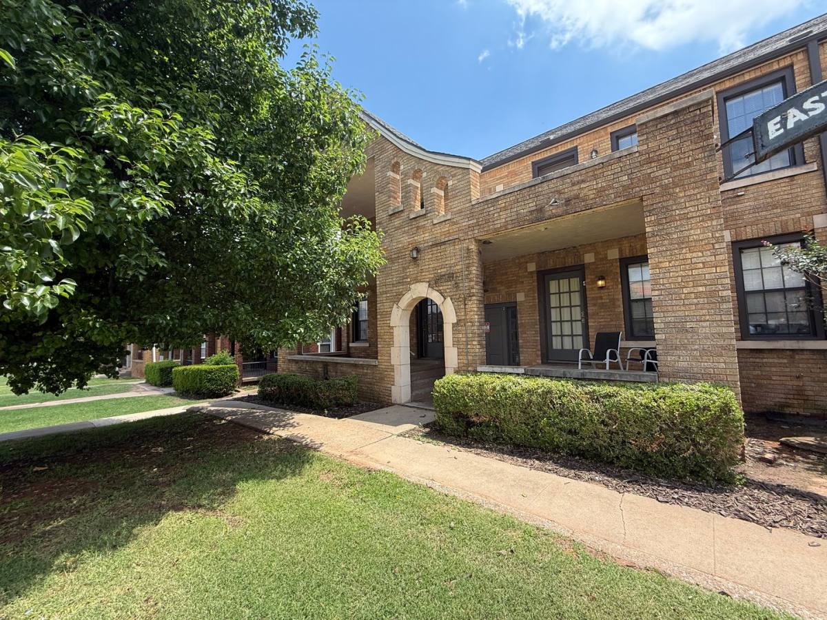 Apartment for rent at 800 E Dr, Oklahoma City, OK 73105