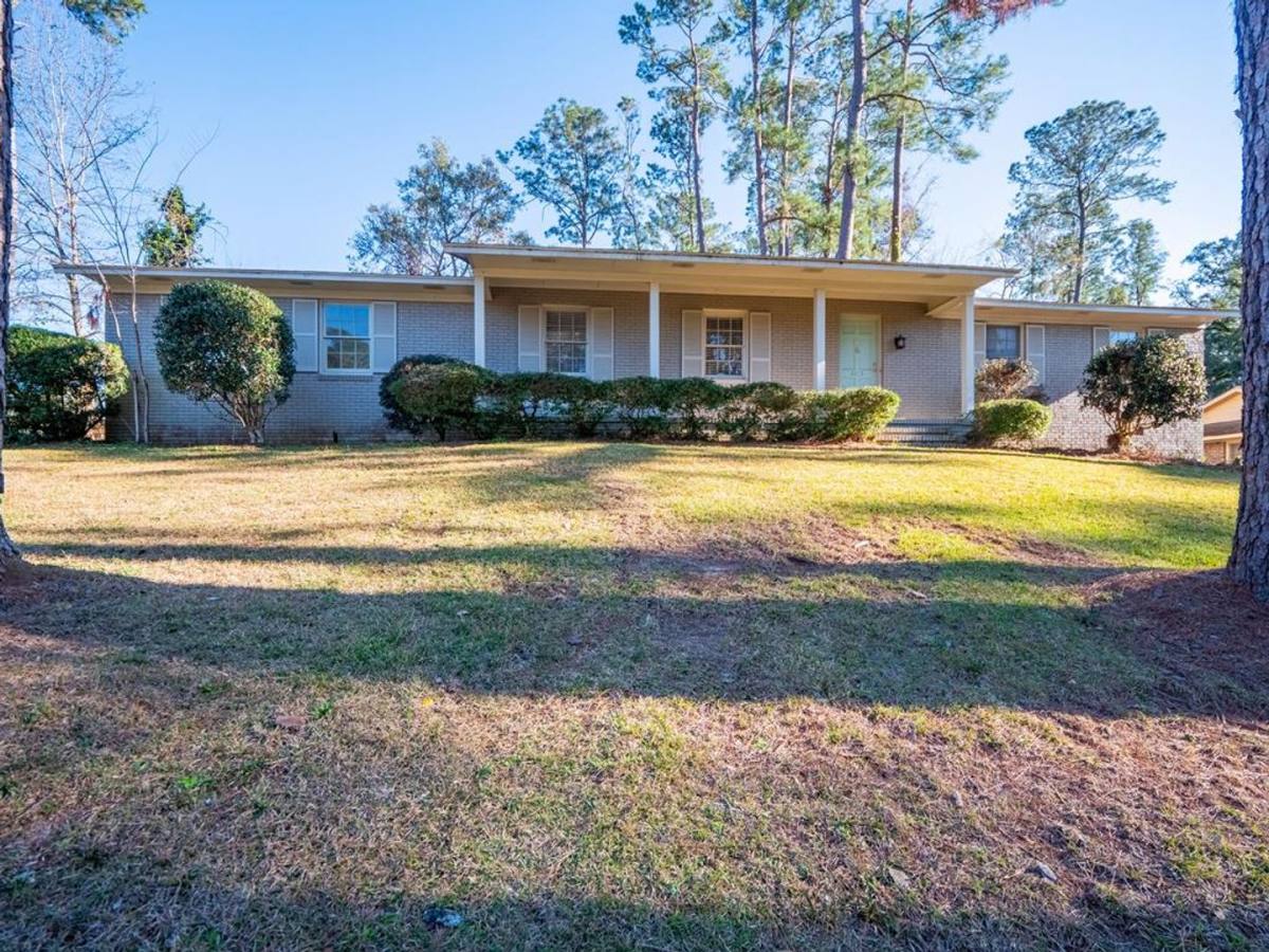 House for rent at 2205 Briarcliff Dr, Valdosta, GA 31602