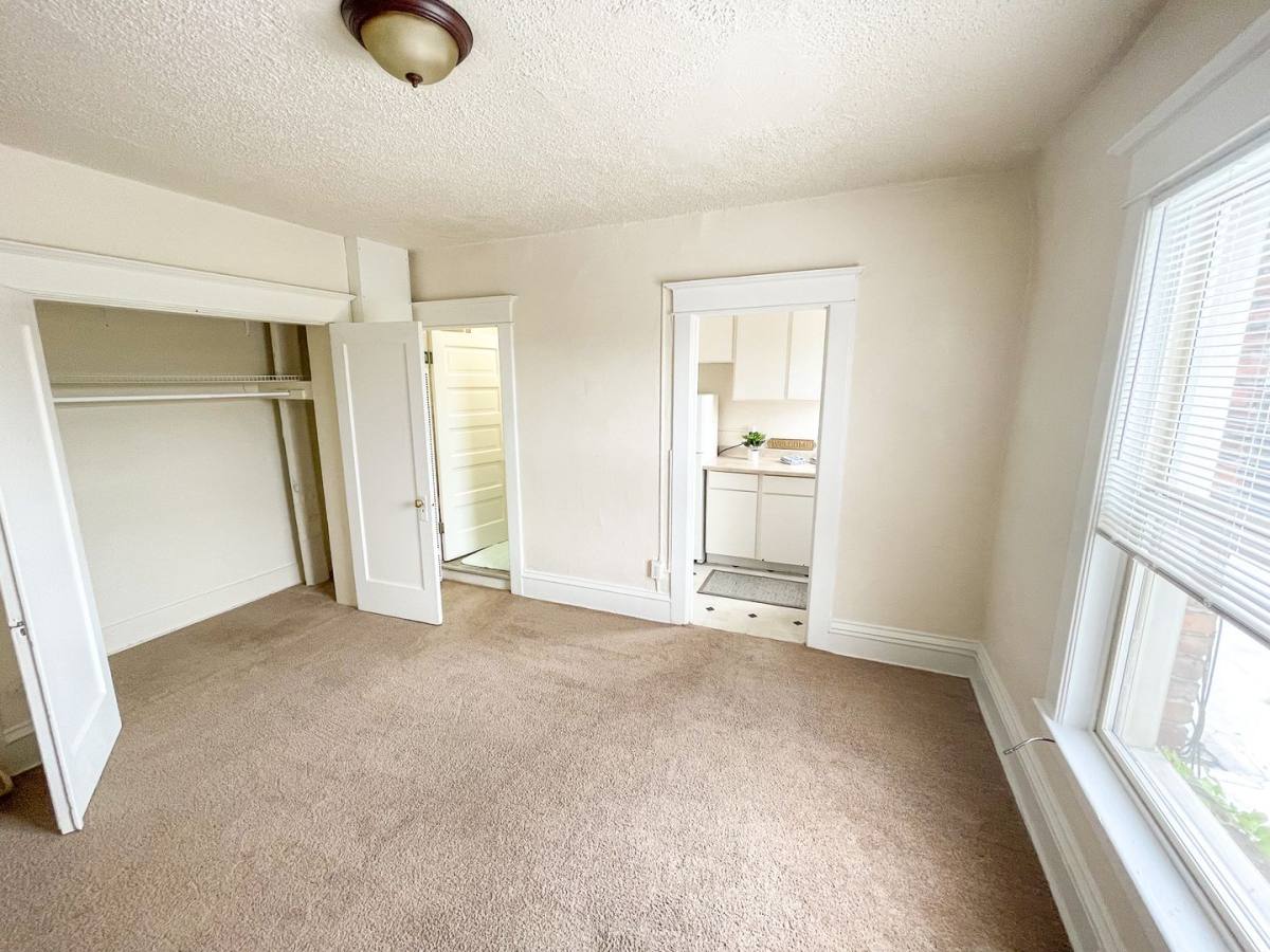 Apartment for rent at 321 Broadway E, Seattle, WA 98102