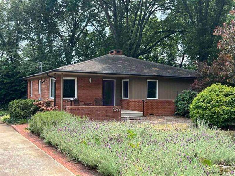 House for rent at 626 Smedes Place, Raleigh, NC 27605