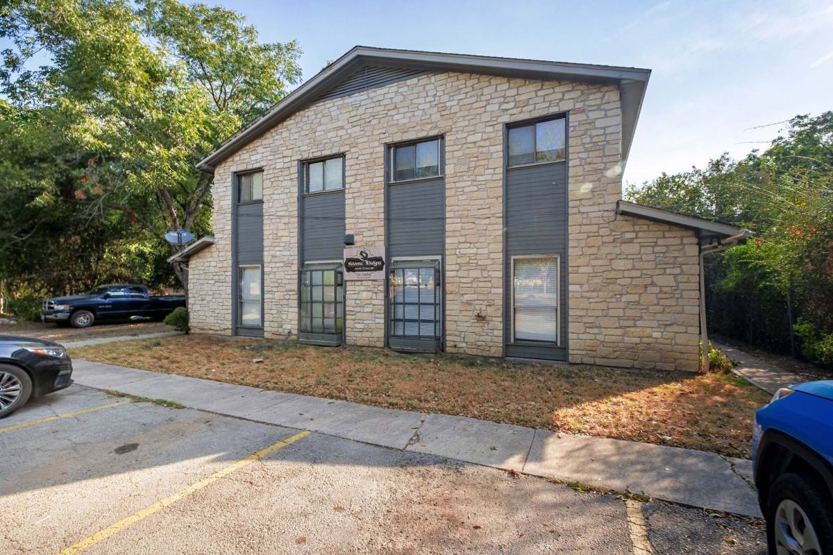 Townhouse for rent at 200 Concho St, Lockhart, TX 78644