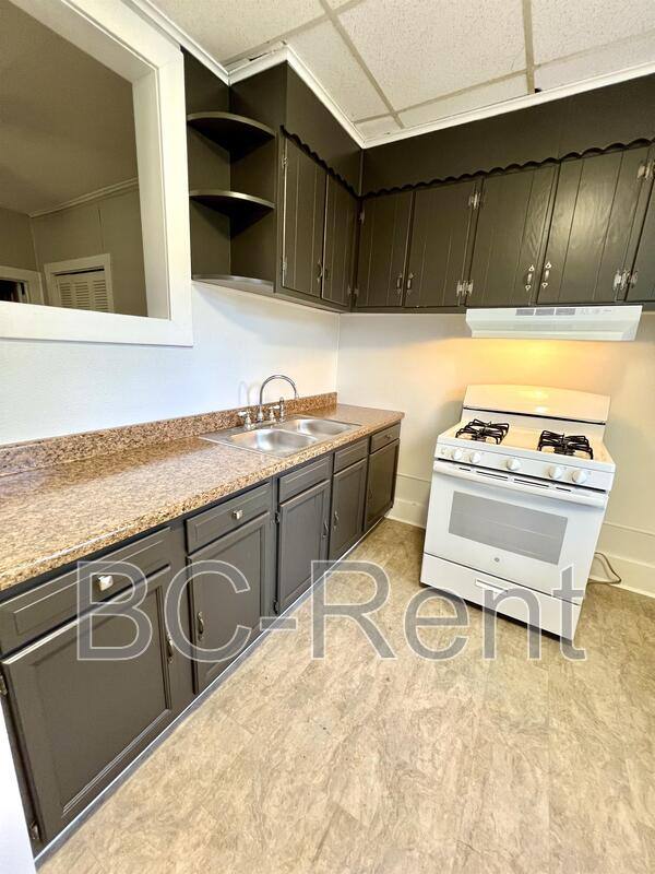 Townhouse for rent at 811 Gertrude St #1, Beaver Falls, PA 15010