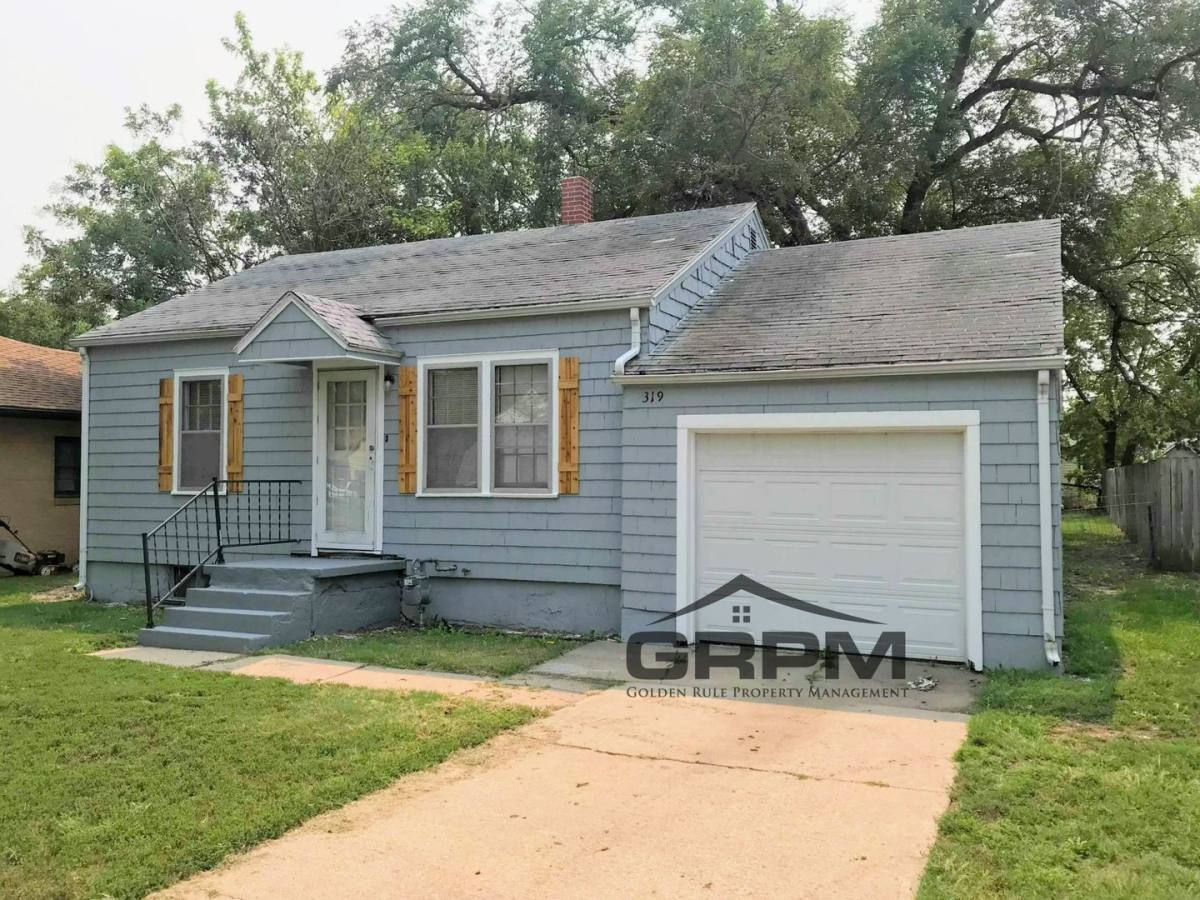 House for rent at 319 W 25th Ave, Hutchinson, KS 67502