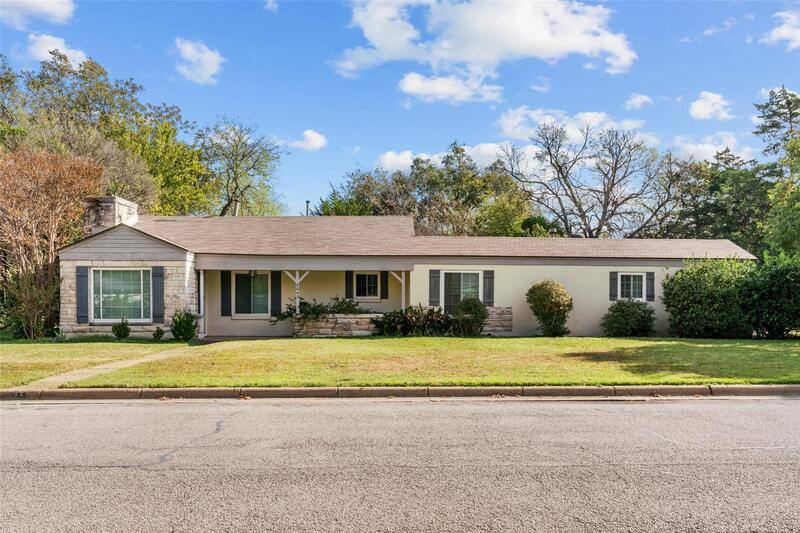 House for rent at 4045 Carolyn Rd, Fort Worth, TX 76109