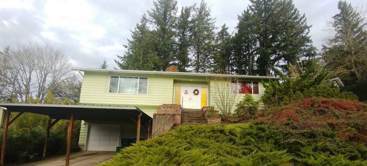 Apartment for rent at 1415 E 31st Ave, Eugene, OR 97405