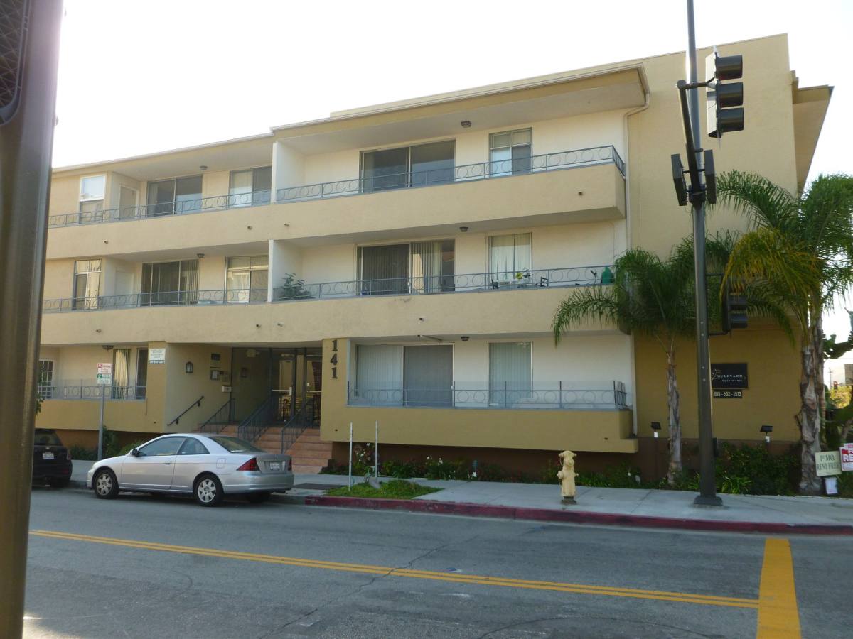 Apartment for rent at 141 N Kenwood St #30, Glendale, CA 91206