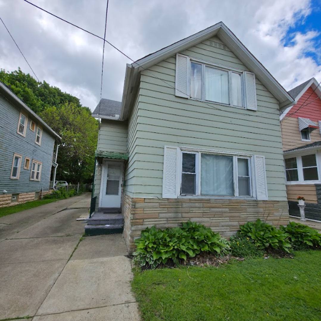 Apartment for rent at 3547 - 3549 Trent Ave, Cleveland, OH 44109