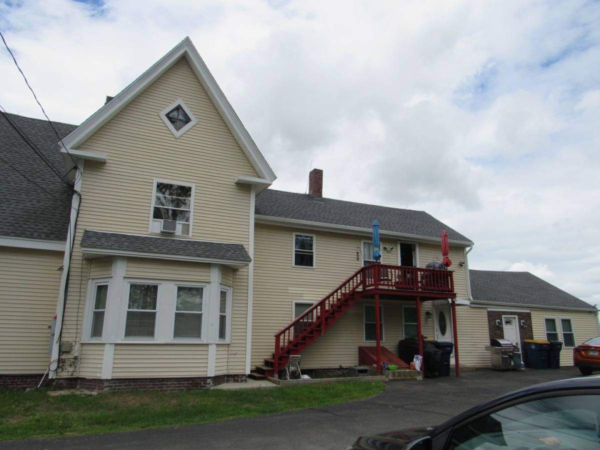 Apartment for rent at 86 Sweet Hill Rd, Plaistow, NH 03865