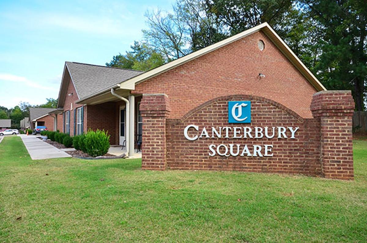 Apartment for rent at 2170 Belview Rd, Florence, AL 35630