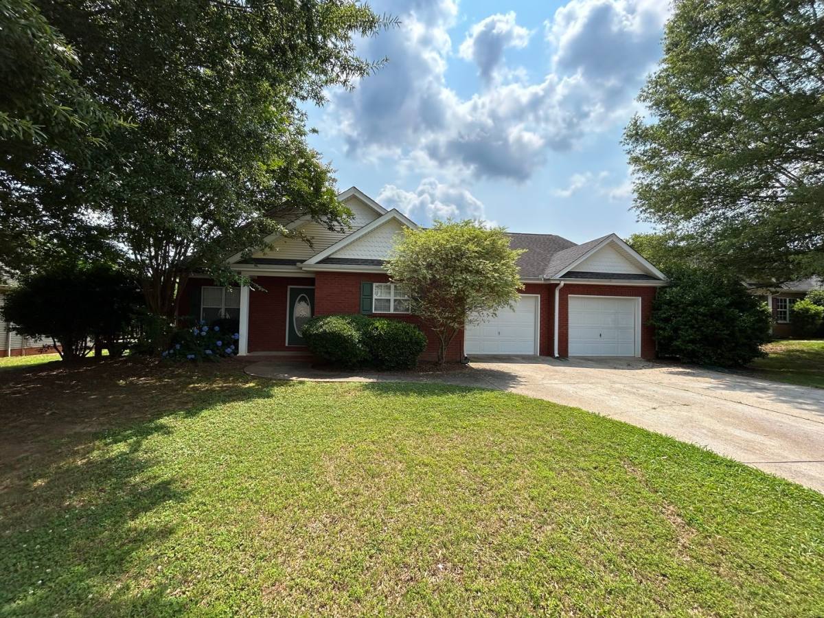 House for rent at 1017 E Bay Springs Dr, Villa Rica, GA 30180