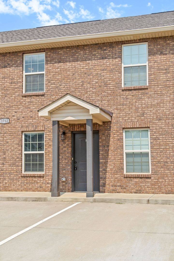 Apartment for rent at 1712 Manning Dr, Clarksville, TN 37042