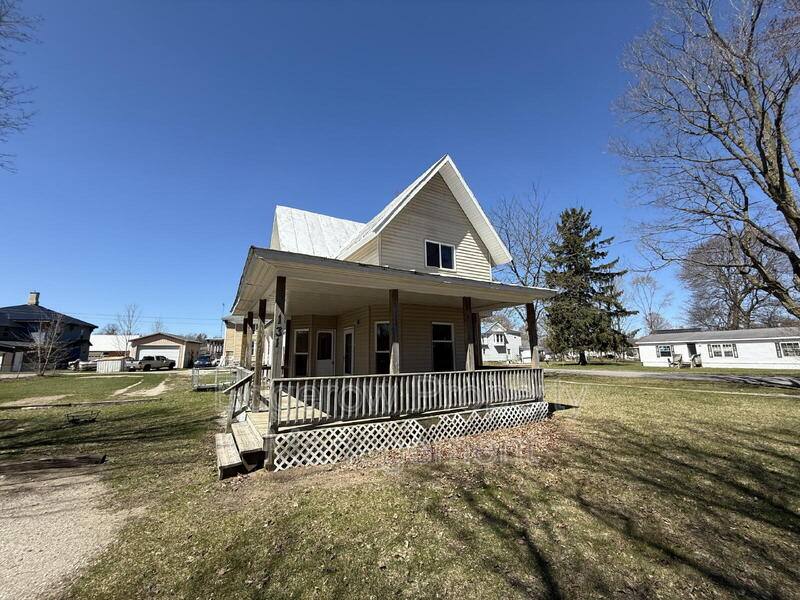 Apartment for rent at 131 Lincoln St #A, Howard City, MI 49329