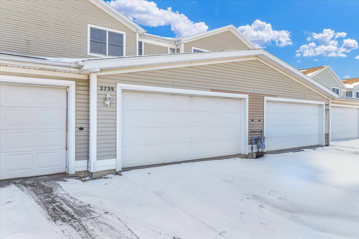 Townhouse for rent at 2733 Rainbow Ave, Bloomington, IL 61704