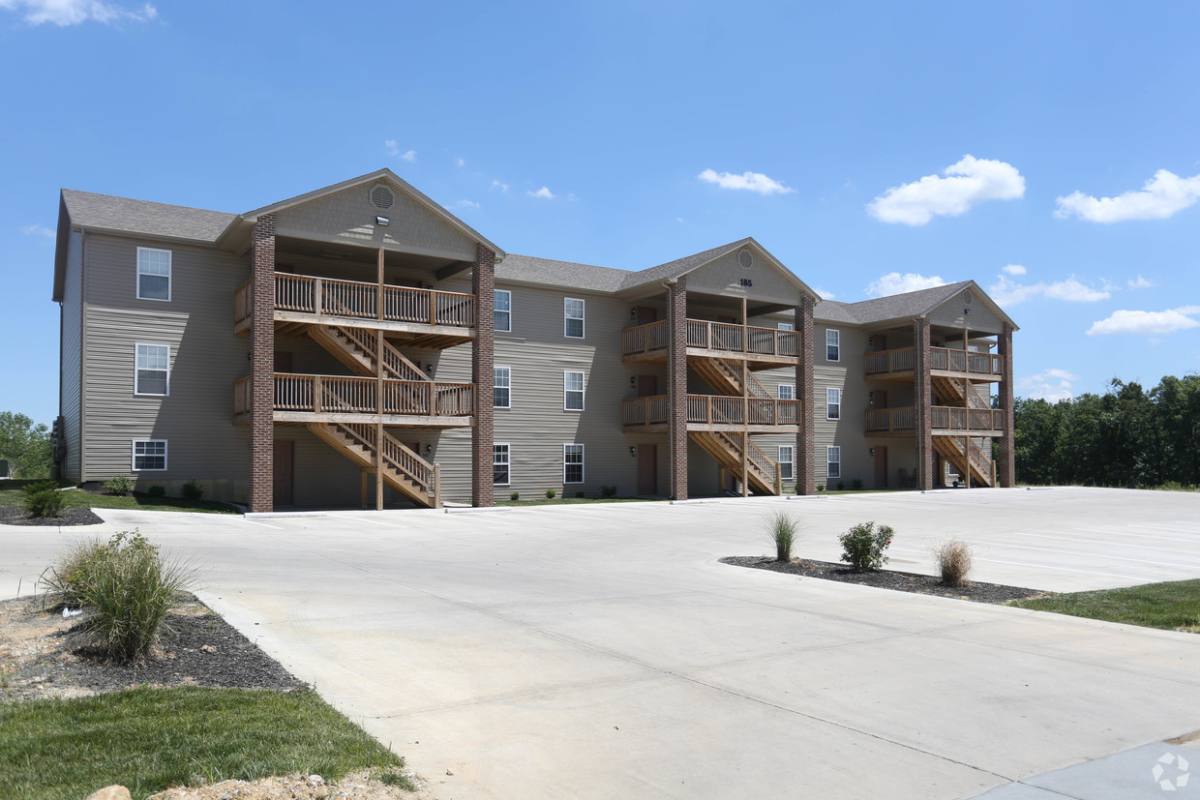 Apartment for rent at 174 Killdeer Circle, Moscow Mills, MO 63362