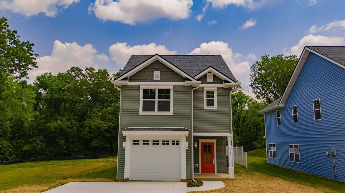 House for rent at 747 Maple Grove St, Maryville, TN 37801