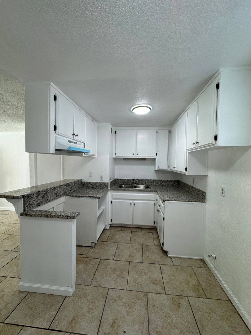 Apartment for rent at 716 Espee St, Bakersfield, CA 93301