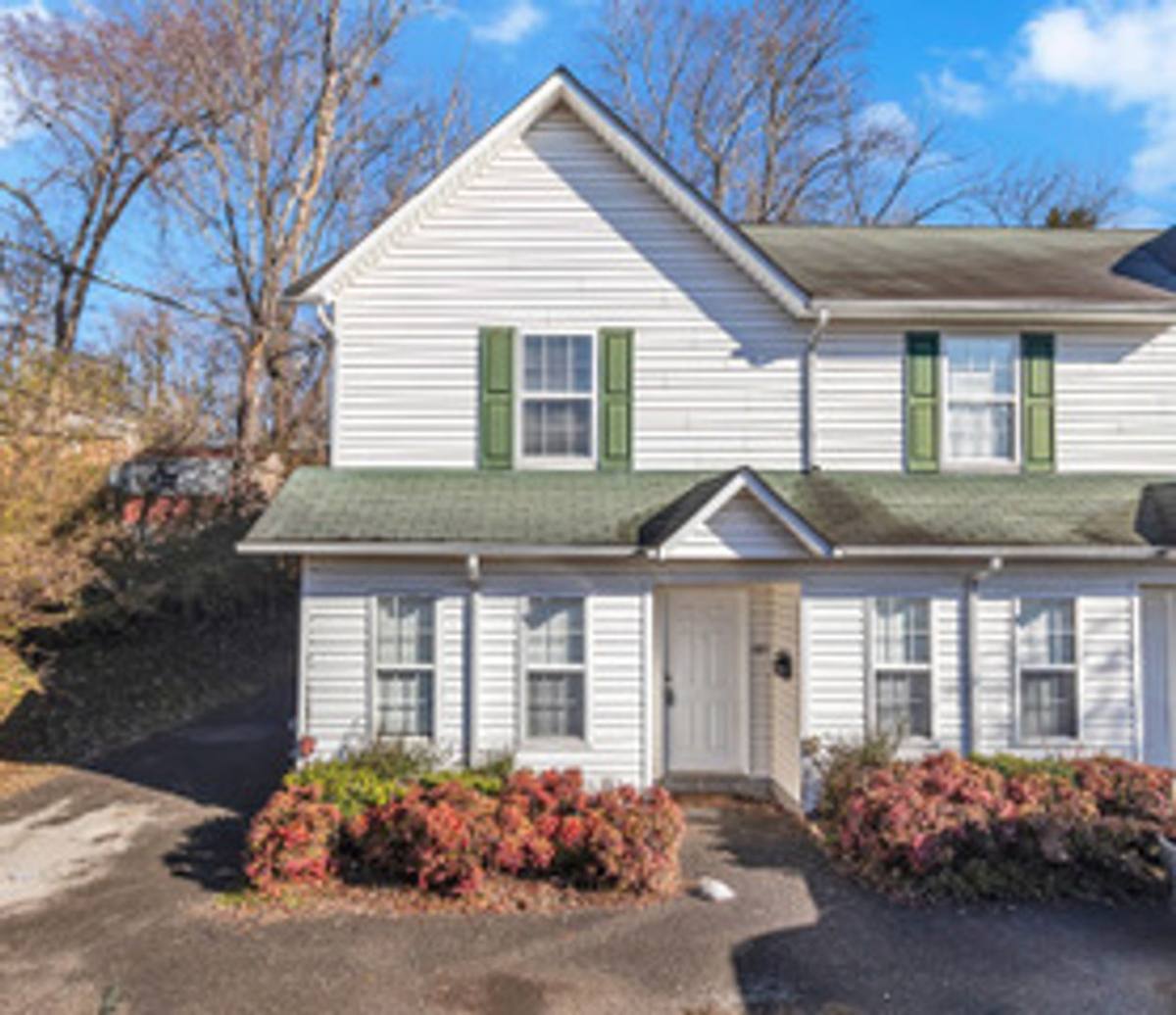 Townhouse for rent at 440 Robertsonville Rd #C, Oak Ridge, TN 37830