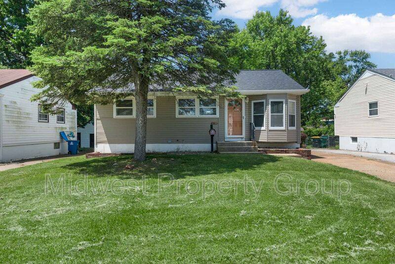 House for rent at 10515 Prestwick Dr, Saint Louis, MO 63137
