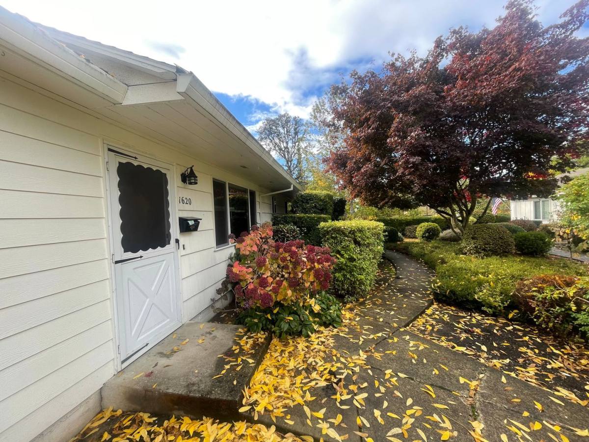 Apartment for rent at 1620 - 1630 Cedar St, Forest Grove, OR 97116
