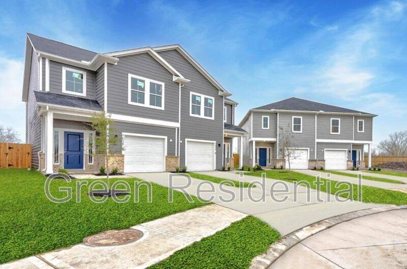 Townhouse for rent at 4810 Centipede Rd #A, Houston, TX 77048