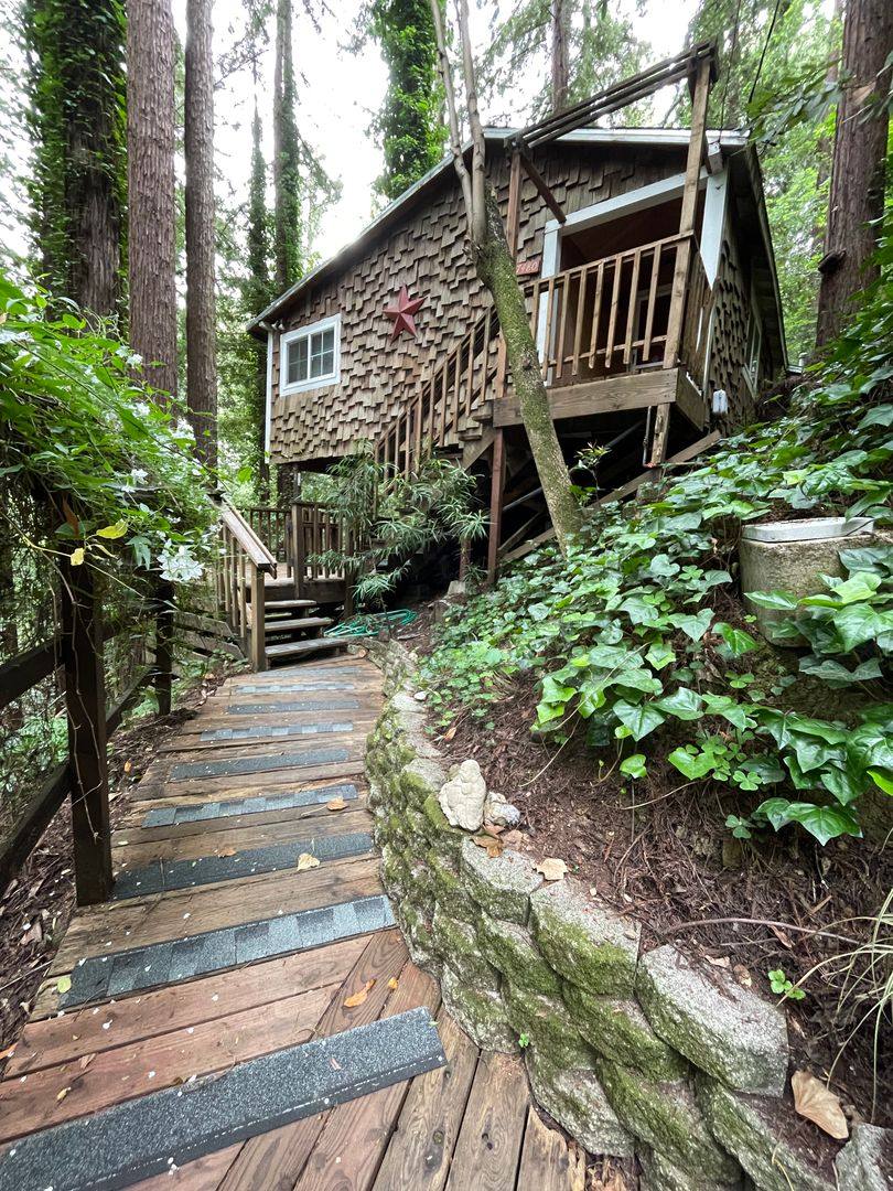 House for rent at 17480 Highway, Guerneville, CA 95446