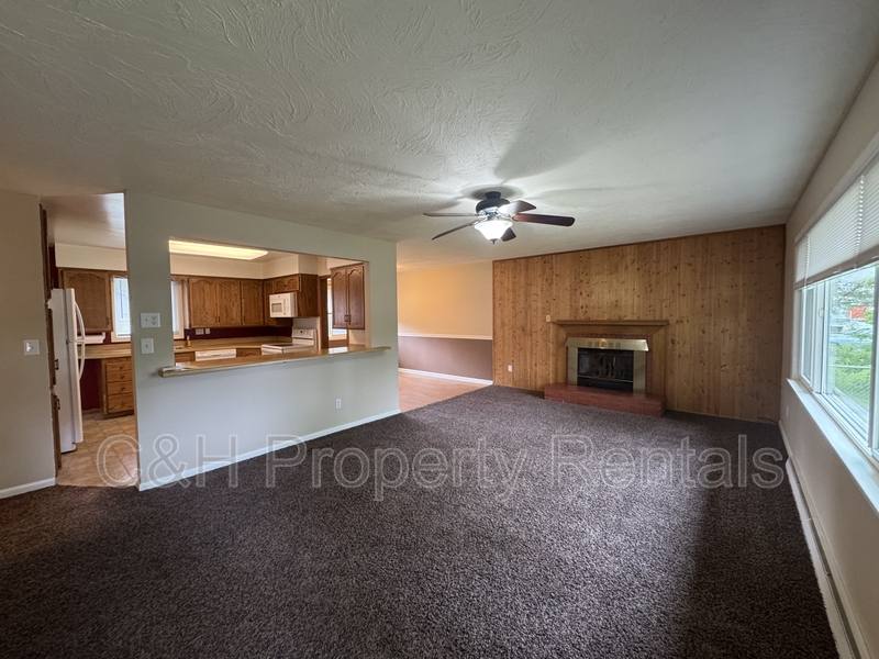 Townhouse for rent at 1436 Ave D, Billings, MT 59102