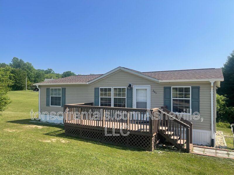 House for rent at 205 Wormie Lane, Hendersonville, NC 28792