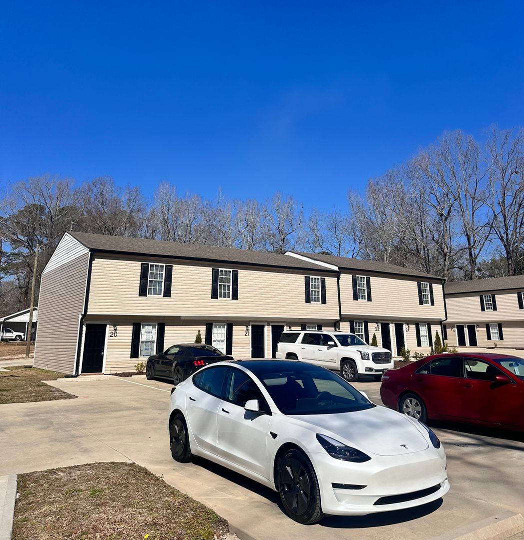Apartment for rent at 604 Dell Dr, Thomson, GA 30824