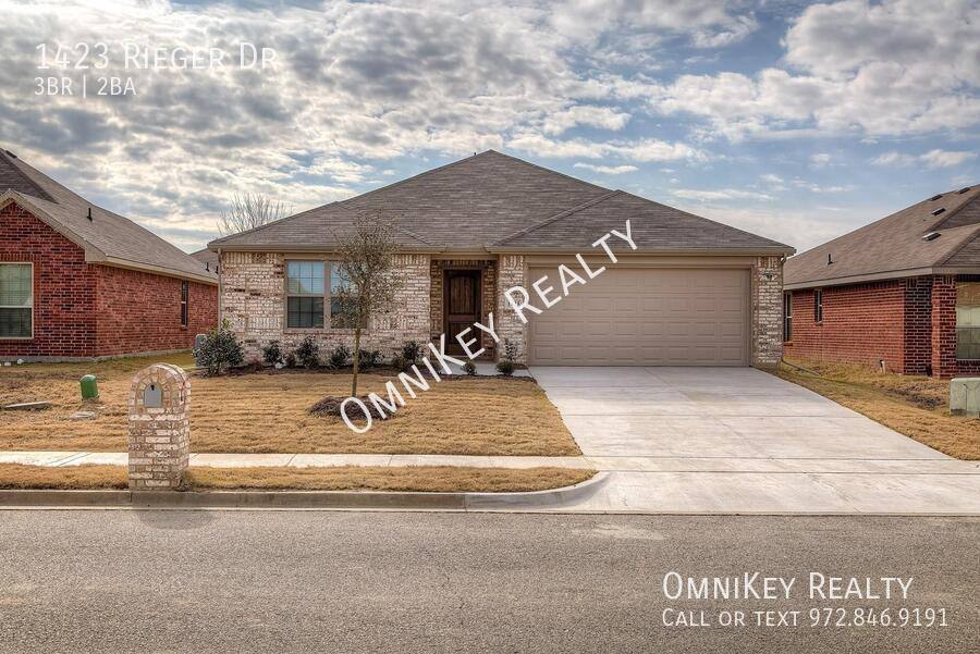 House for rent at 1423 Rieger Dr, Greenville, TX 75402