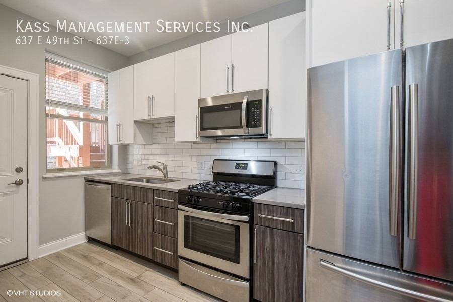 Apartment for rent at 637 E 49th St #3, Chicago, IL 60615