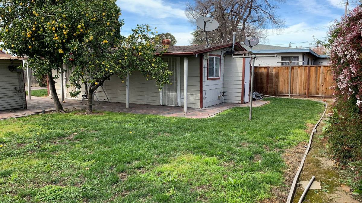 Apartment for rent at 15538 Usher St, San Lorenzo, CA 94580