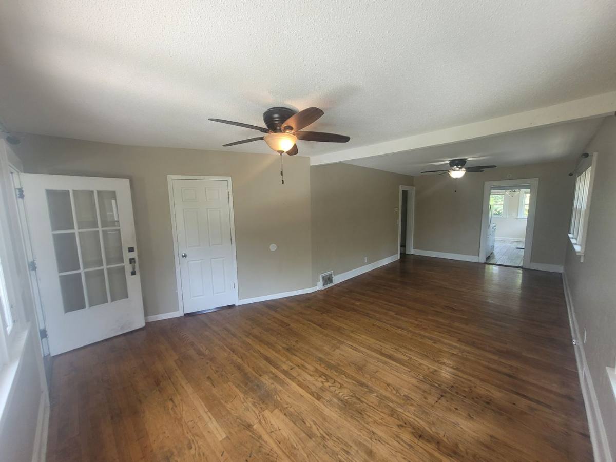 House for rent at 1625 E 13th St, Des Moines, IA 50316