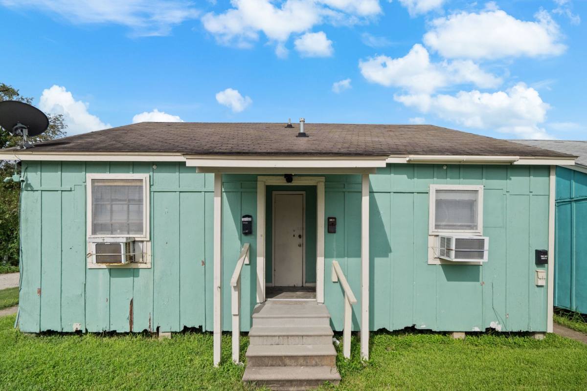 Apartment for rent at 311 9th St N, Texas City, TX 77590